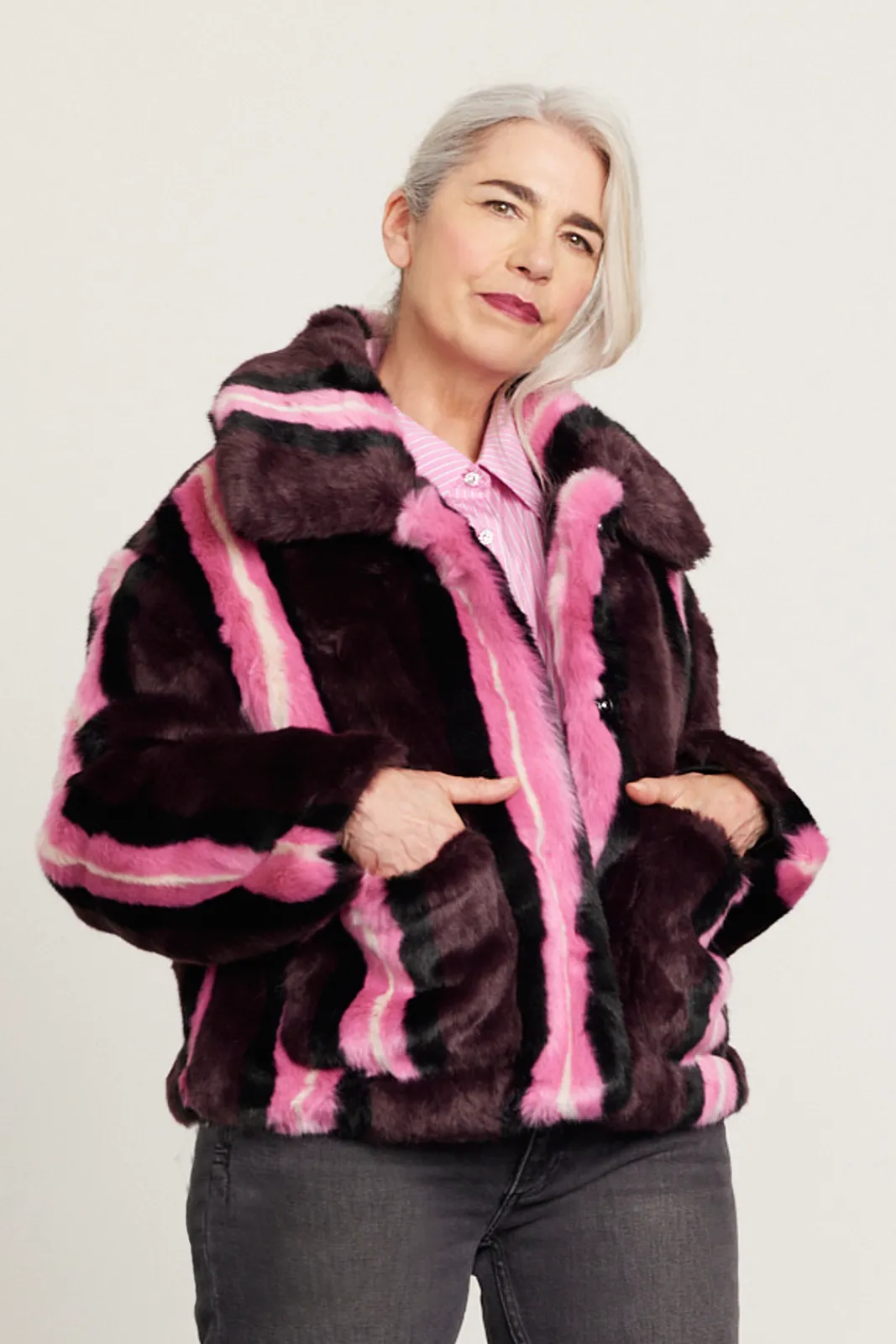 Jakke Traci Burgundy Stripe Faux Fur Coat* Coats