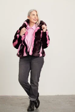 Jakke Traci Burgundy Stripe Faux Fur Coat* Coats