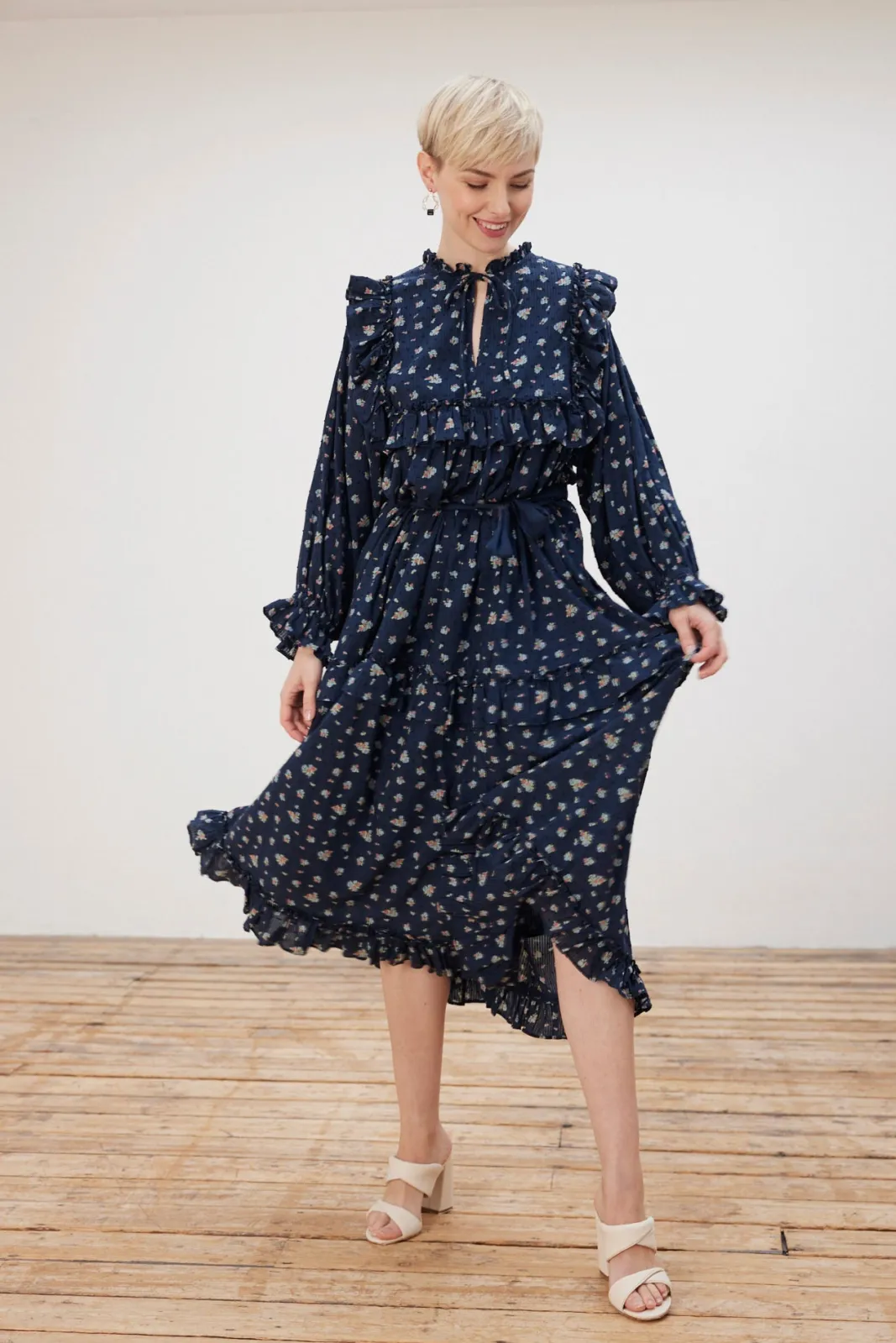 Stella Nova Barbara Dark Flowers Midi Dress* Dresses & Jumpsuits